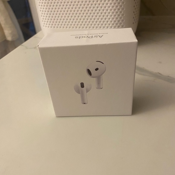 White AirPods Gen 4IN STOCK!1-3 Day Shipping